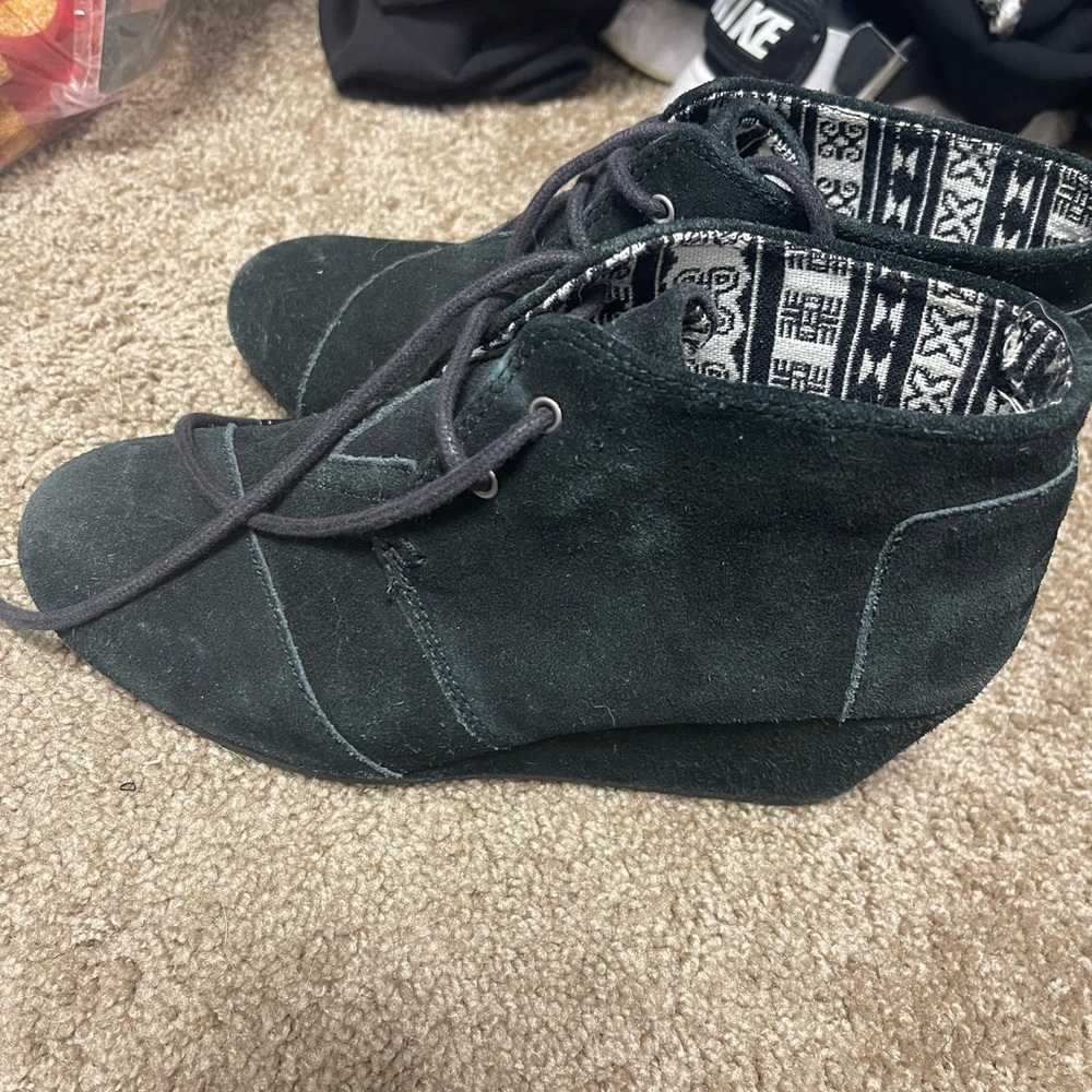 Tom’s booties